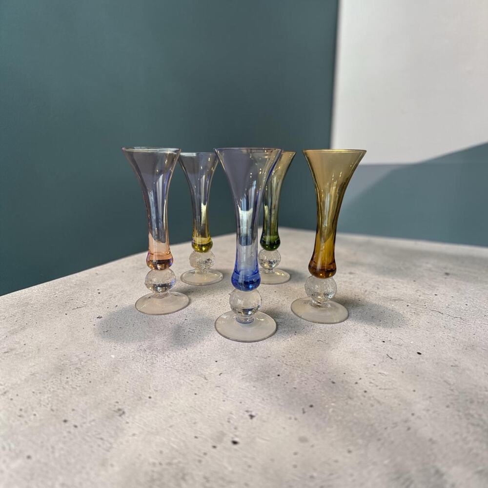 Set of 5 Multicolor Trumpet Champagne Flutes Controlled Bubble Stem 7"